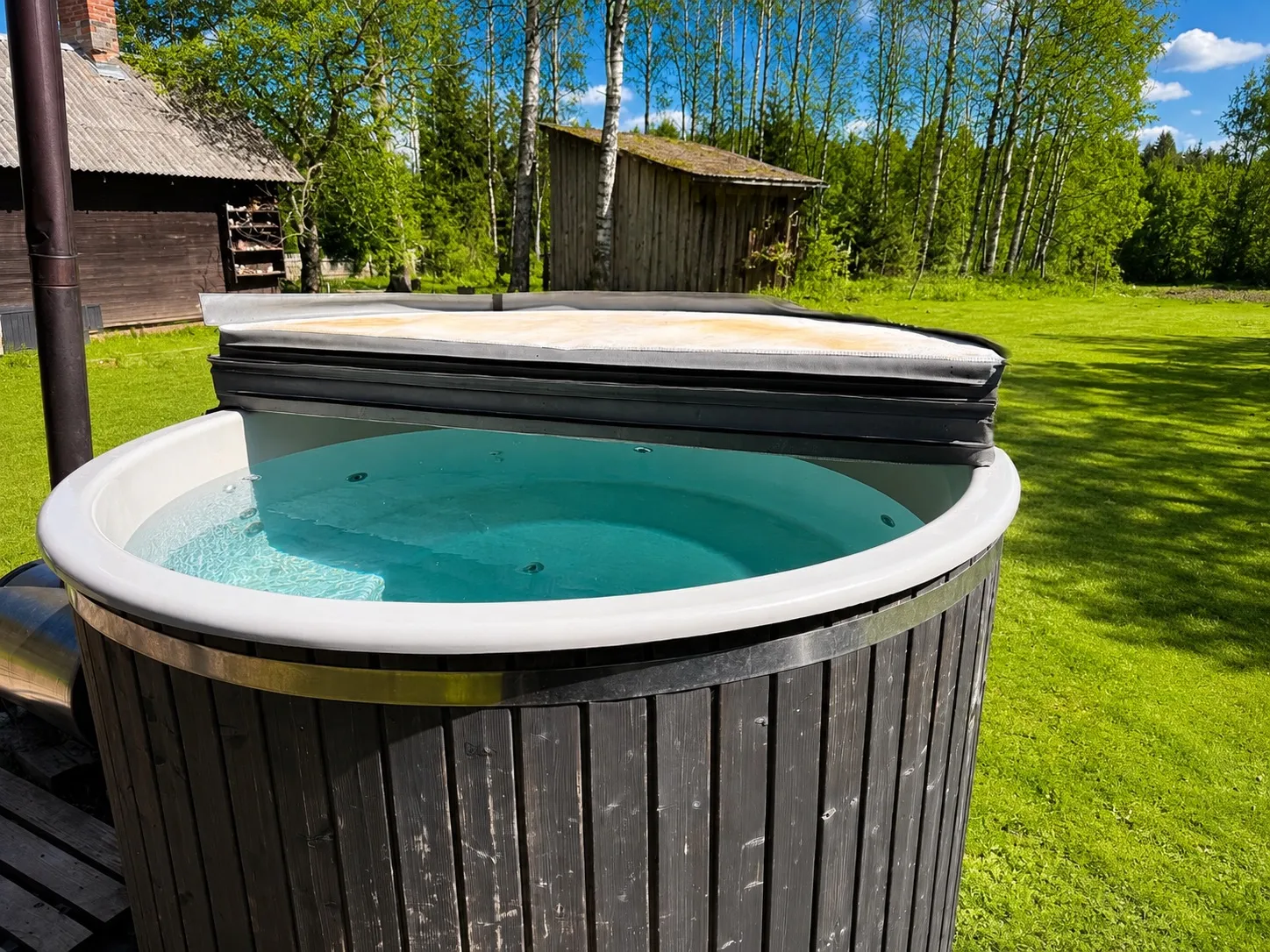 Lake Deer Park Retreat with Hot Tub & Sauna — 3